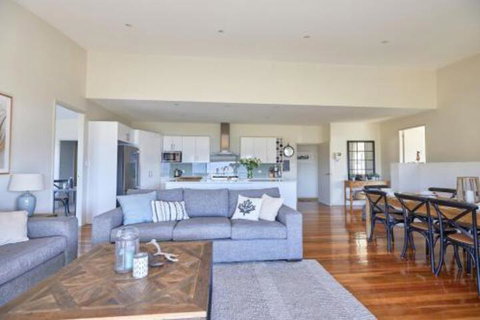 Alpine Air - Accommodation Sunshine Coast 7