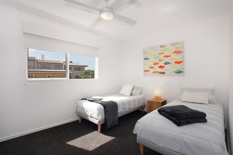 Unit 2 Point Break Apartments 1 3 Point Arkwright Linen Incl - Accommodation Sunshine Coast 4