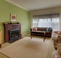 Wombat Cottage - Accommodation Sunshine Coast