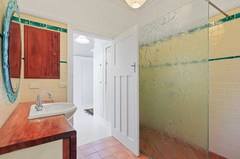 Sail On In Boatshed - Accommodation Sunshine Coast 1