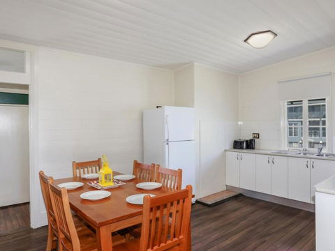 Yamba Pilot Cottage 2 Pets Welcome Close To Beach - Accommodation Sunshine Coast 4
