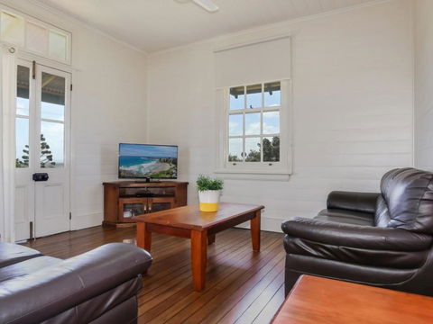 Yamba Pilot Cottage 2 Pets Welcome Close To Beach - Accommodation Sunshine Coast 3