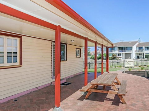 Yamba Pilot Cottage 1 Pets Welcome Close To Beach - Accommodation Sunshine Coast 6