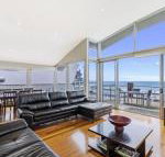 Shemara Idyllic East Beach property with multiple living areas - Accommodation Sunshine Coast