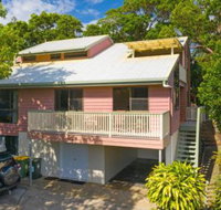 Straddie House - Accommodation Sunshine Coast