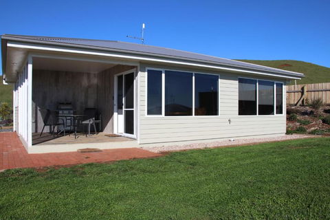 Penguin Seaside Farm - Accommodation Sunshine Coast 1