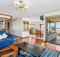 Rocks Retreat House with Sea Views - Accommodation Sunshine Coast