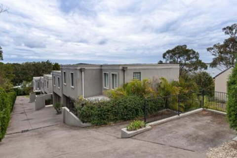 Aislinn 3 / 273 Corrie Parade Air Con Water Views BBQ - Accommodation Sunshine Coast 3