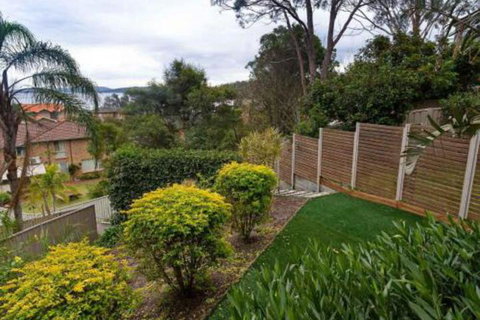 Aislinn 3 / 273 Corrie Parade Air Con Water Views BBQ - Accommodation Sunshine Coast 2