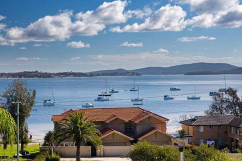 Aislinn 3 / 273 Corrie Parade Air Con Water Views BBQ - Accommodation Sunshine Coast 0