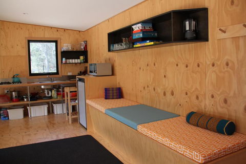 BAY Of FIRES ECO HUT Off Grid Experience At Binalong Bay - Accommodation Sunshine Coast 6