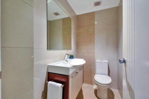 Oceana Darwin Central Oceanfront 3 Bedroom 2 Lounge Room Pool Gym Tennis Court Sleeps 9 - Accommodation Sunshine Coast 5