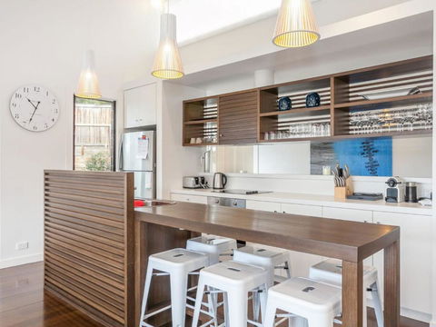 SUNRISE At BREAKERS Townhouse Close To Town - Accommodation Sunshine Coast 3