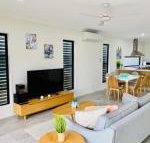 AIRLIE BEACH Delight. Hop skip jump to everything - Accommodation Sunshine Coast
