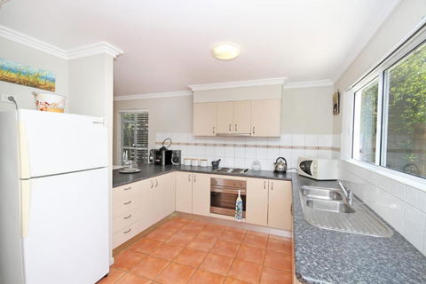 FANTASTIC HOLIDAY UNIT In A PERFECT LOCATION - Accommodation Sunshine Coast 6