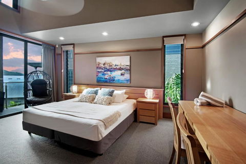 Yacht Club Villa 33 Serenity 4 Bedroom 4 Bathroom House Ocean Views 2 Buggies - Accommodation Sunshine Coast 1