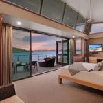 Yacht Club Villa 33 Serenity 4 Bedroom 4 Bathroom House Ocean Views 2 Buggies - Accommodation Sunshine Coast 0