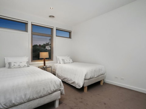 Kew Luxurious Townhouse - Accommodation Sunshine Coast 3