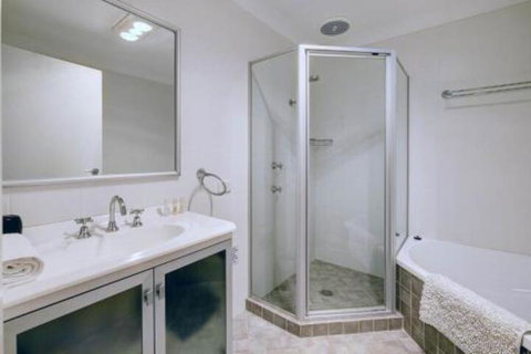 AtTHE COVE - Accommodation Sunshine Coast 4