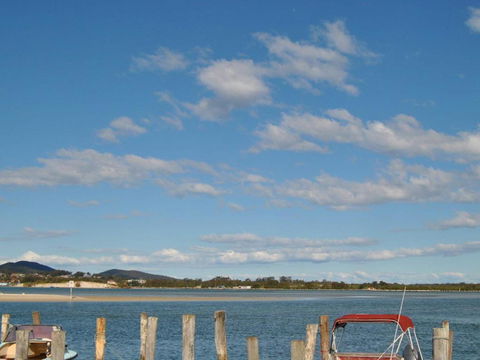 Fairholme 5 Opposite Lake - Accommodation Sunshine Coast 3