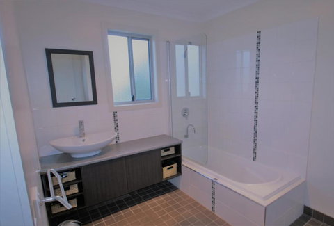 Seaview At Southport - Accommodation Sunshine Coast 4