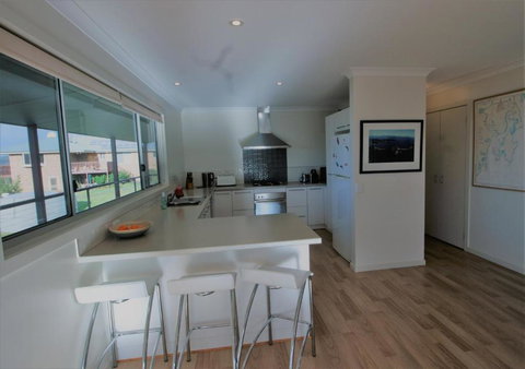 Seaview At Southport - Accommodation Sunshine Coast 5