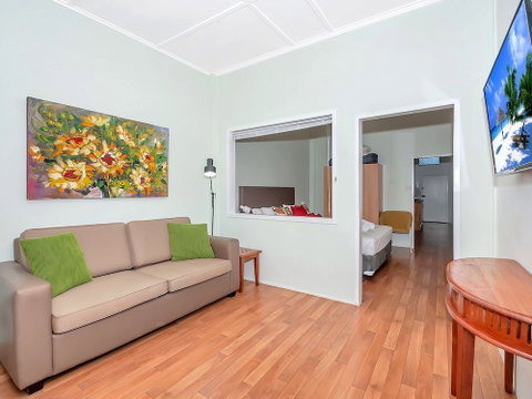 Easy Going Holiday Unit On McKenzie MK5 - Accommodation Sunshine Coast 2