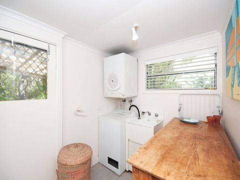 Beach Shack - Accommodation Sunshine Coast 2