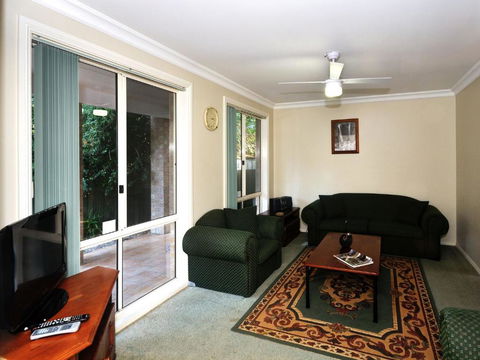 Four Bedroom Quality Townhouse - Accommodation Sunshine Coast 4