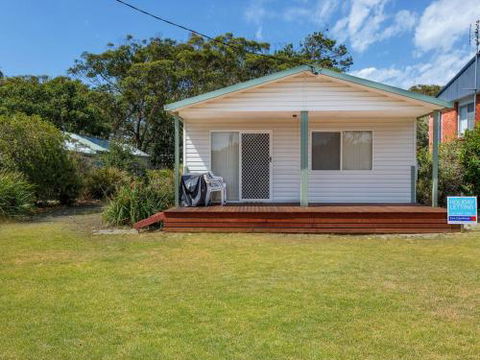 Coastal Cottage - Accommodation Sunshine Coast 4