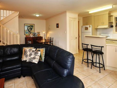 Modern 3 Bedroom Townhouse - Accommodation Sunshine Coast 5
