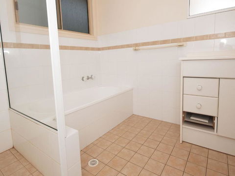 Modern 3 Bedroom Townhouse - Accommodation Sunshine Coast 3