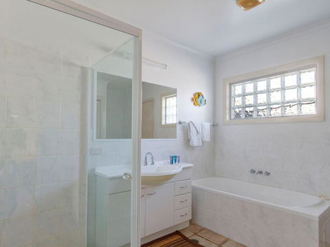 Seachange Apartment 2 - Accommodation Sunshine Coast 5