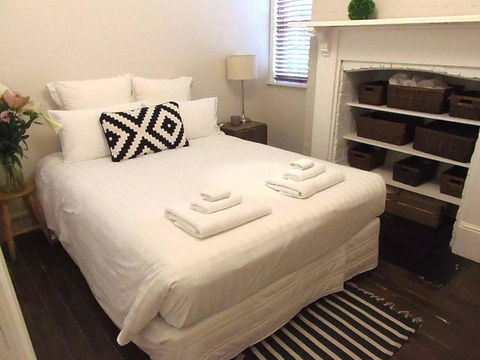 YSG The Edward Townhouse 157 Steps To Town - Accommodation Sunshine Coast 6