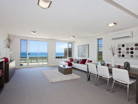 POINT GREY APARTMENT 14 The Point - Accommodation Sunshine Coast 4