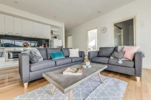 Marina View Apartment - Accommodation Sunshine Coast 0