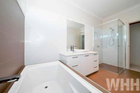 Adelphi Views On Luton Woodlands - Accommodation Sunshine Coast 4