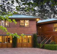 Treetops elegant inviting designer cedar home - Accommodation Sunshine Coast