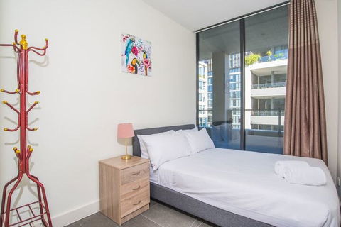 Relaxing Parramatta Apartment With Parking - Accommodation Sunshine Coast 4