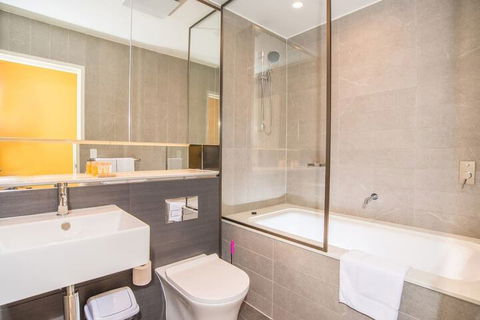 Relaxing Parramatta Apartment With Parking - Accommodation Sunshine Coast 6