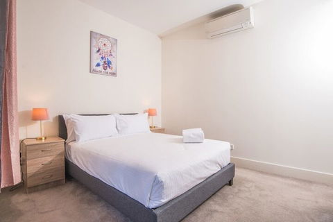 Relaxing Parramatta Apartment With Parking - Accommodation Sunshine Coast 7