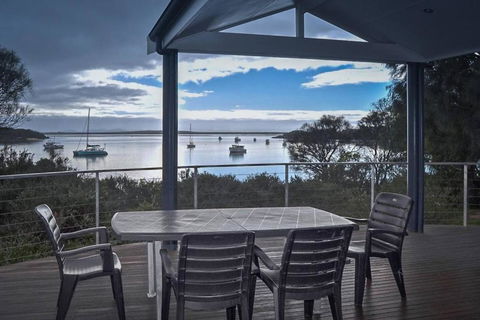 Rest A Shore Coffin Bay - Accommodation Sunshine Coast 5