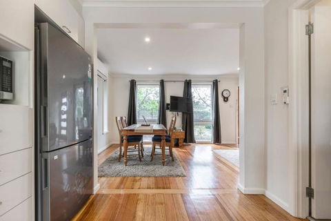 ?Spacious Bungalow?5min Walk To Station?5min To Box Hill?WiFi?Parking - Accommodation Sunshine Coast 1