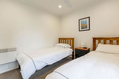 ?Spacious Bungalow?5min Walk To Station?5min To Box Hill?WiFi?Parking - Accommodation Sunshine Coast 5