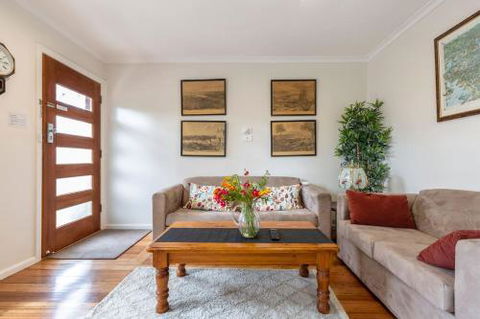 ?Spacious Bungalow?5min Walk To Station?5min To Box Hill?WiFi?Parking - Accommodation Sunshine Coast 3