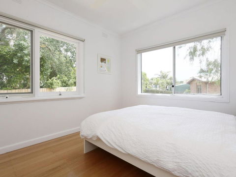 DROMANA BEACH SHACK... - Accommodation Sunshine Coast 4