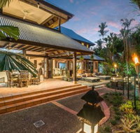 Sala on the Beach Luxury Beachfront House - Accommodation Sunshine Coast