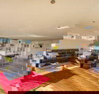 Seaview Apartment - Accommodation Sunshine Coast