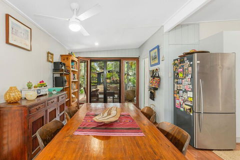 BEACH RETREAT - Accommodation Sunshine Coast 4