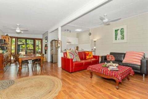 BEACH RETREAT - Accommodation Sunshine Coast 0